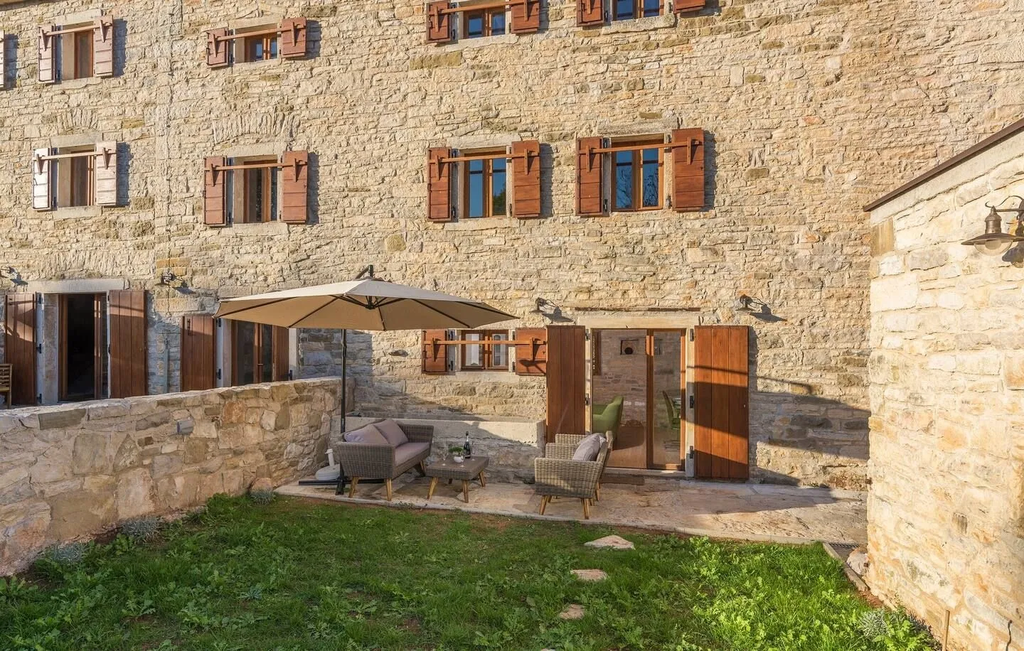 istra, grožnjan - prekrasno imanje sa 5 stambenih jedinica - slika 6
