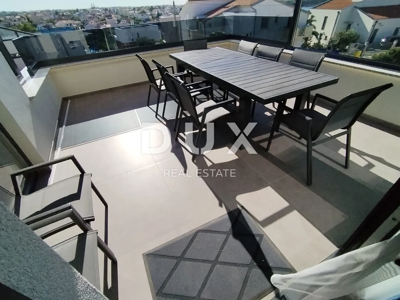 istra,medulin- luksuzna vila 150m od mora! - slika 74