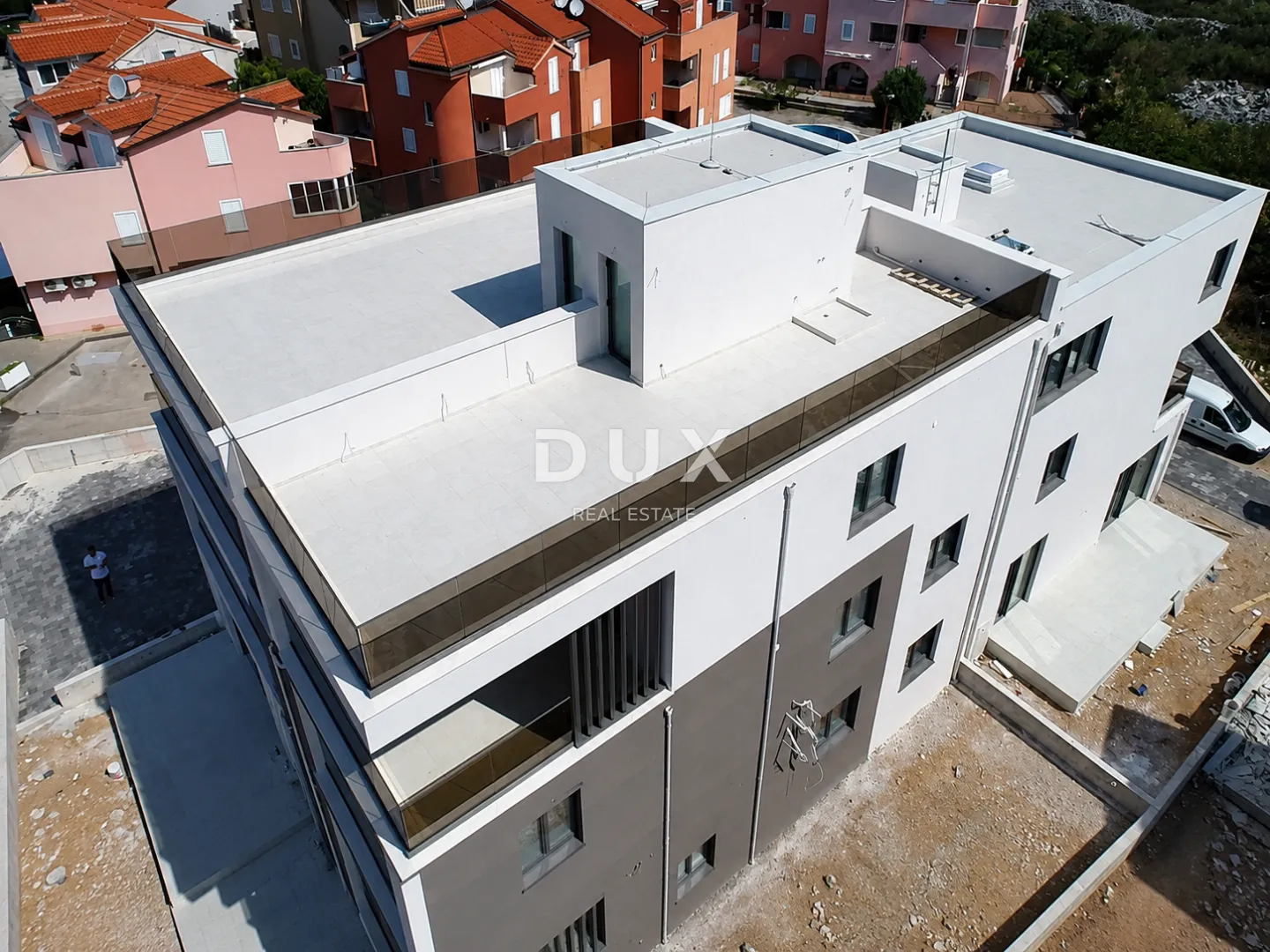 vodice, srima – penthouse s krovnom terasom, pogledom na more i liftom - slika 3