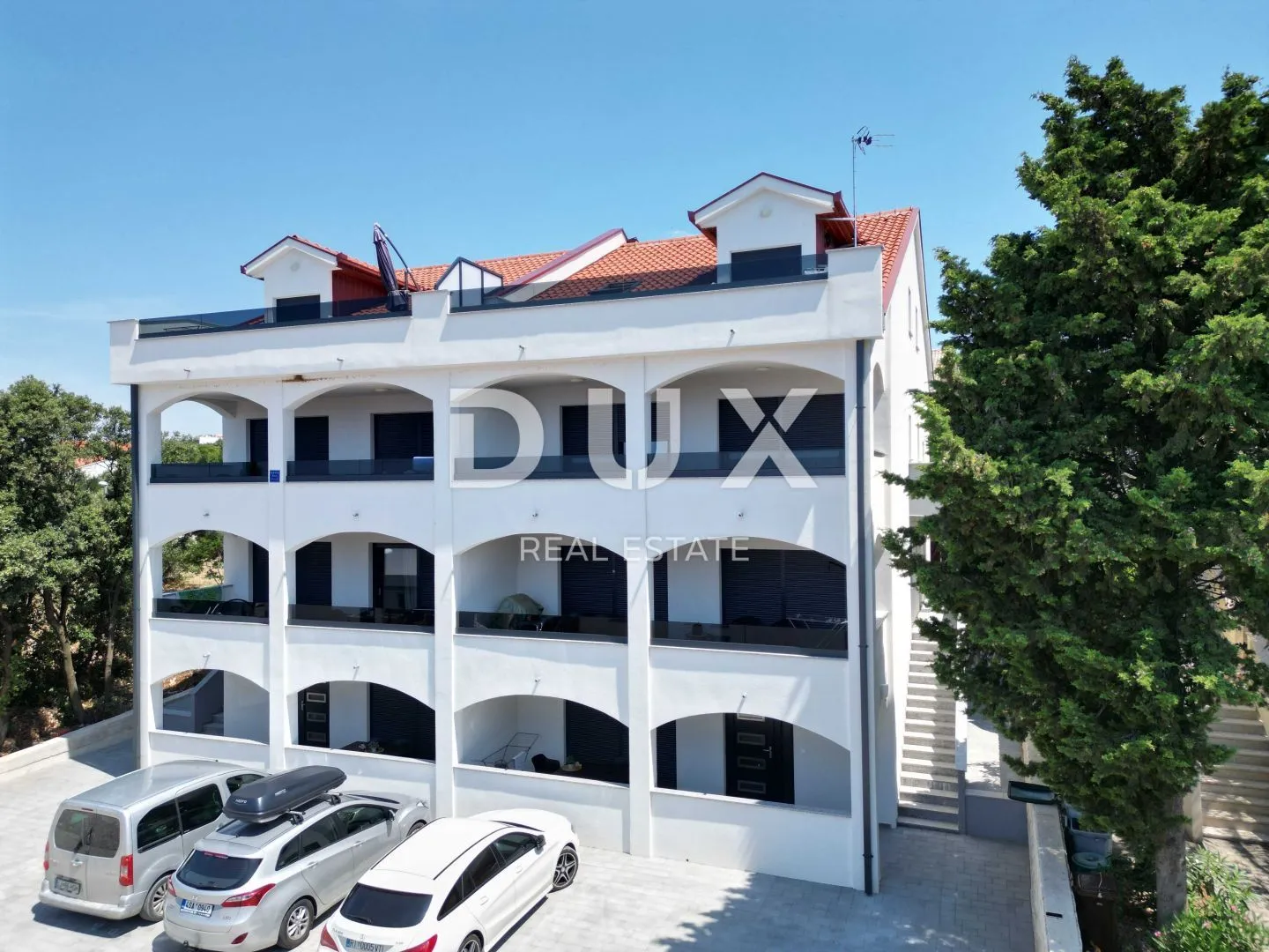 PAG, MANDRE- stan 65m2 prizemlje u neposrednoj blizini mora i plaže - Mandre, Kolan