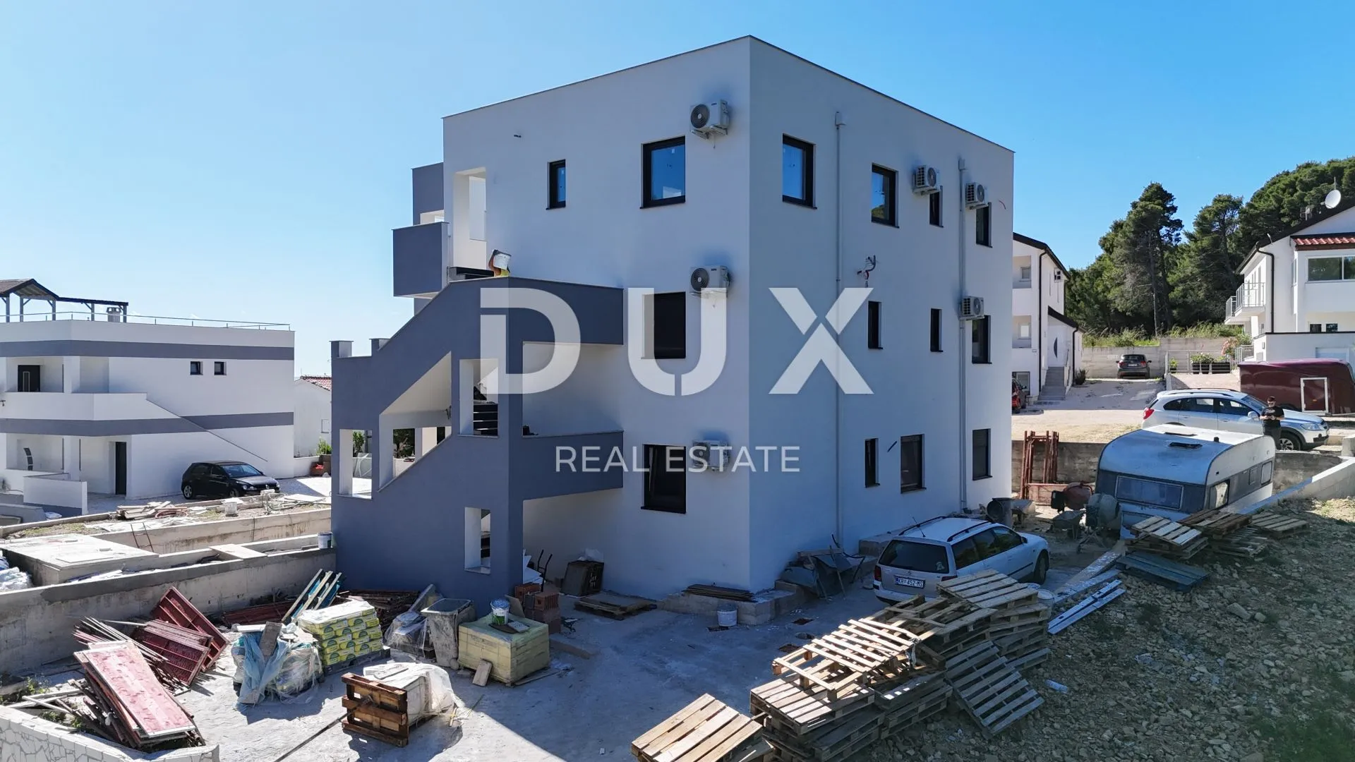 otok rab, banjol - luksuzni penthouse s 360° pogledom - slika 21