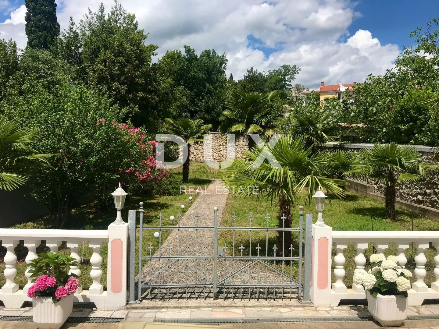crikvenica - lijepa kuća u centru crikvenice s dva poslovna prostora - slika 4