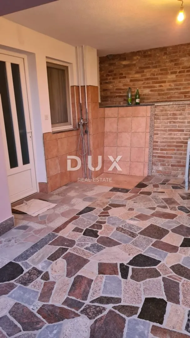 crikvenica - dva apartmana s terasom! - slika 12