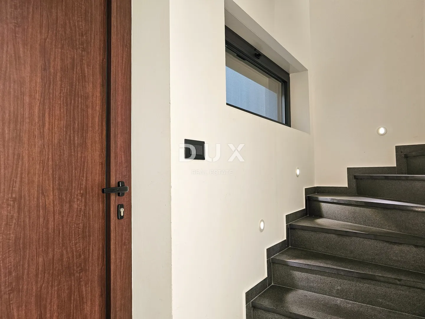 otok krk, grad krk, dvoetažni stan, 112,30 m2, bazen, najam - slika 11