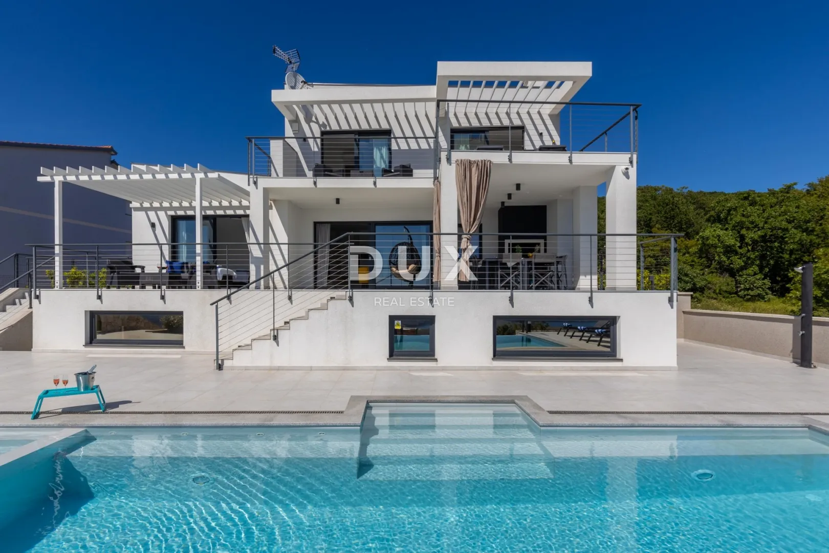 crikvenica, šmrika - luksuzna vila s bazenom i predivnim pogledom na more - slika 9