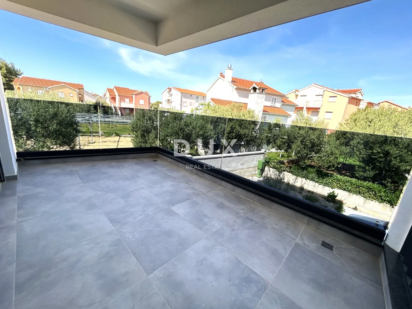 šibenik, vodice – dvosoban stan s 2 velike terase (25 m²), novogradnja - slika 3