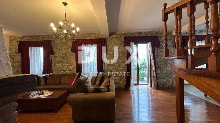 rijeka, srdoči - kuća sa tri stambene jedinice - slika 6
