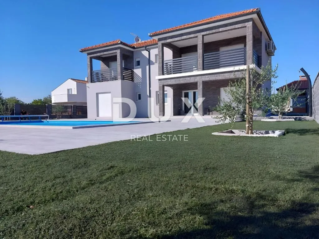 zadar, murvica - vila s bazenom i velikom okućnicom! - slika 2
