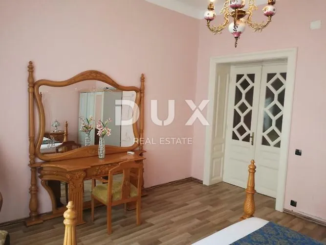 istra, pula - apartmanska kuća u strogome centru s bazenom i okućnicom - slika 16