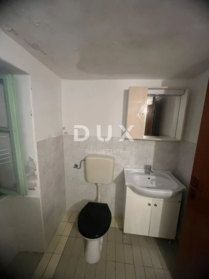 istra,labin - kuća na rubu naselja s pogledom na prirodu - slika 19