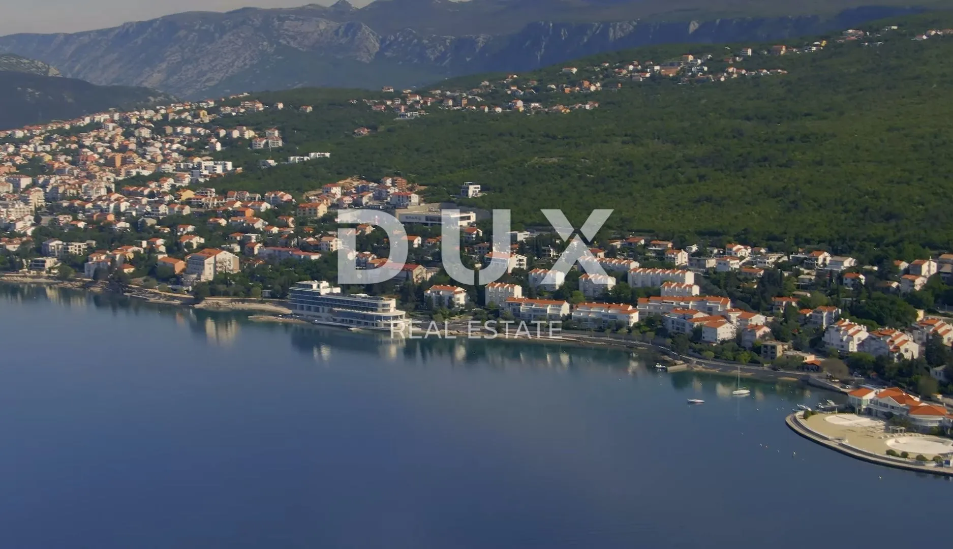 crikvenica, selce - raskošni penthouse uz samo more - slika 1