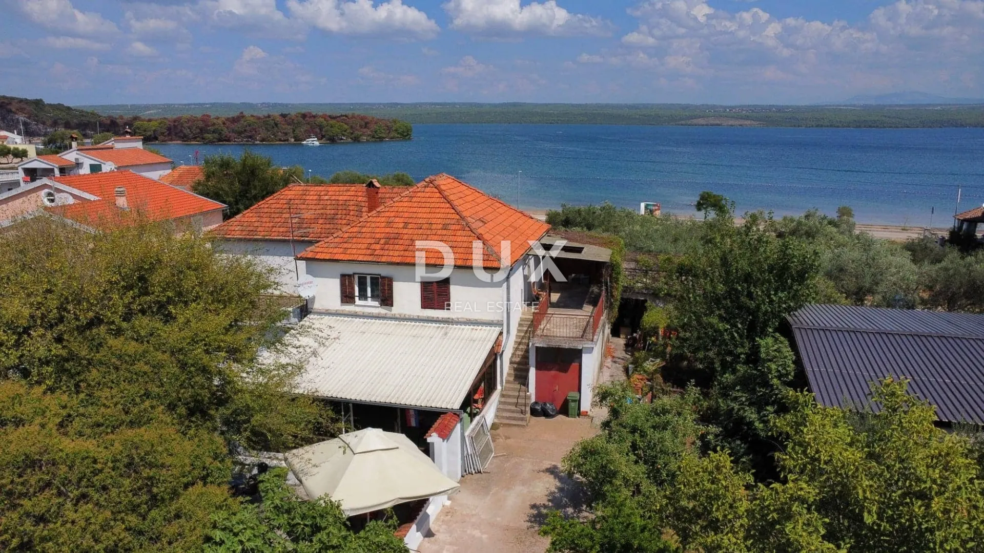 šibenik raslina - samostojeća kuća s poslovnim prostorom, 2. red od mora - slika 1