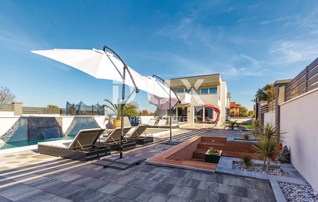istra, šišan - luksuzna vila moderne gradnje - slika 3
