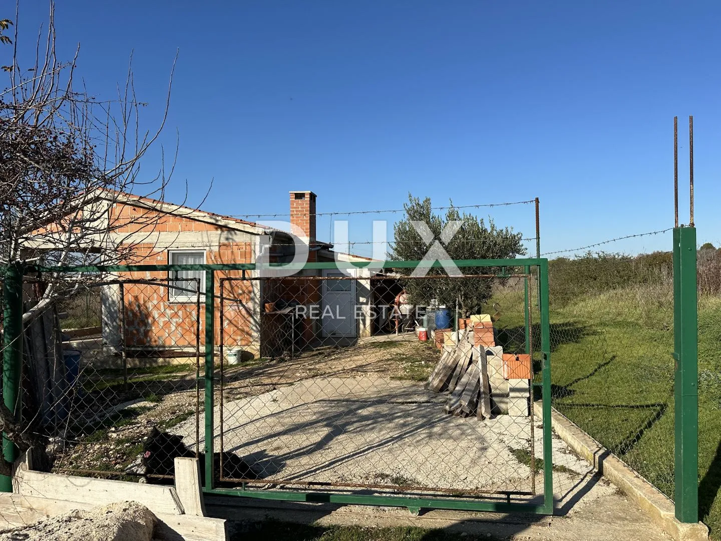 crno, zadar - ograđeno zemljište s vrtnom kućom! - slika 12