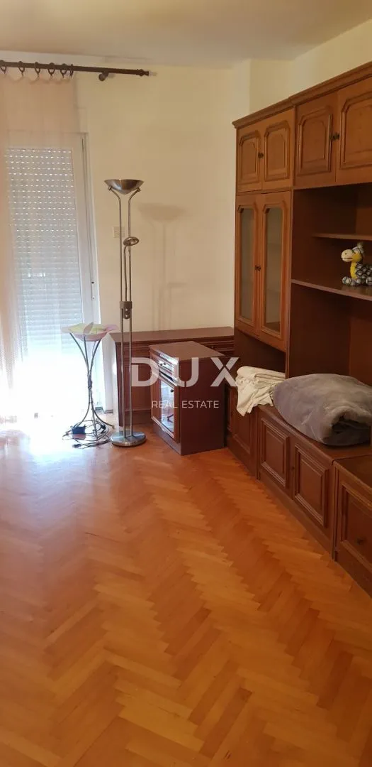 istra, ližnjan - kuća sa tri stana - slika 2