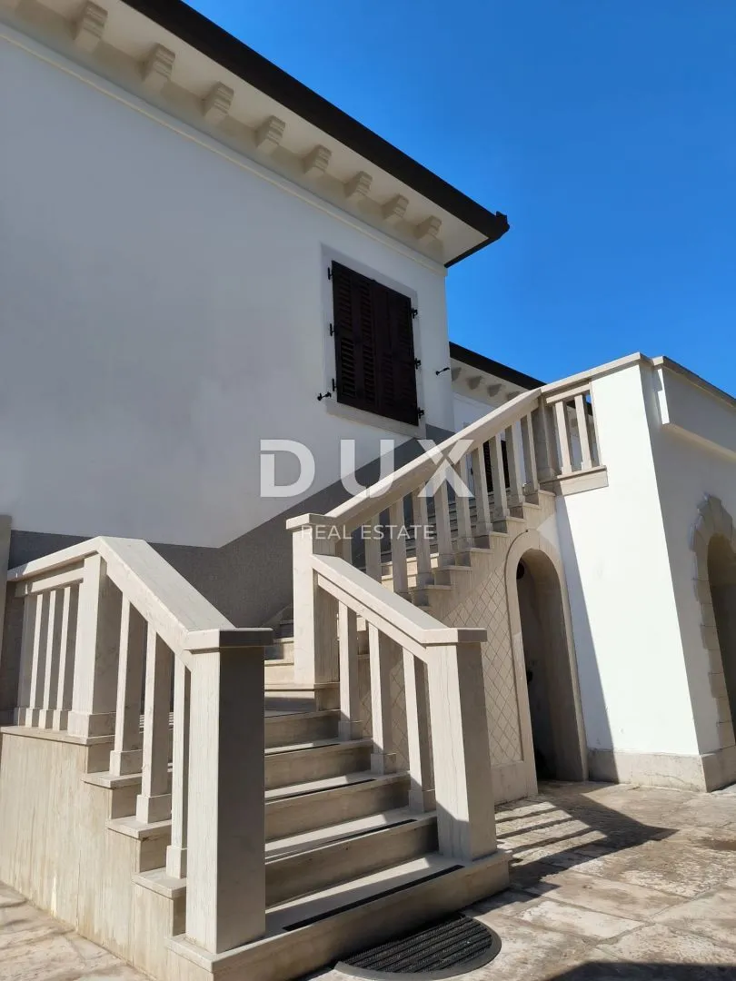 istra, umag - raskošna vila prvi red do mora! - slika 53
