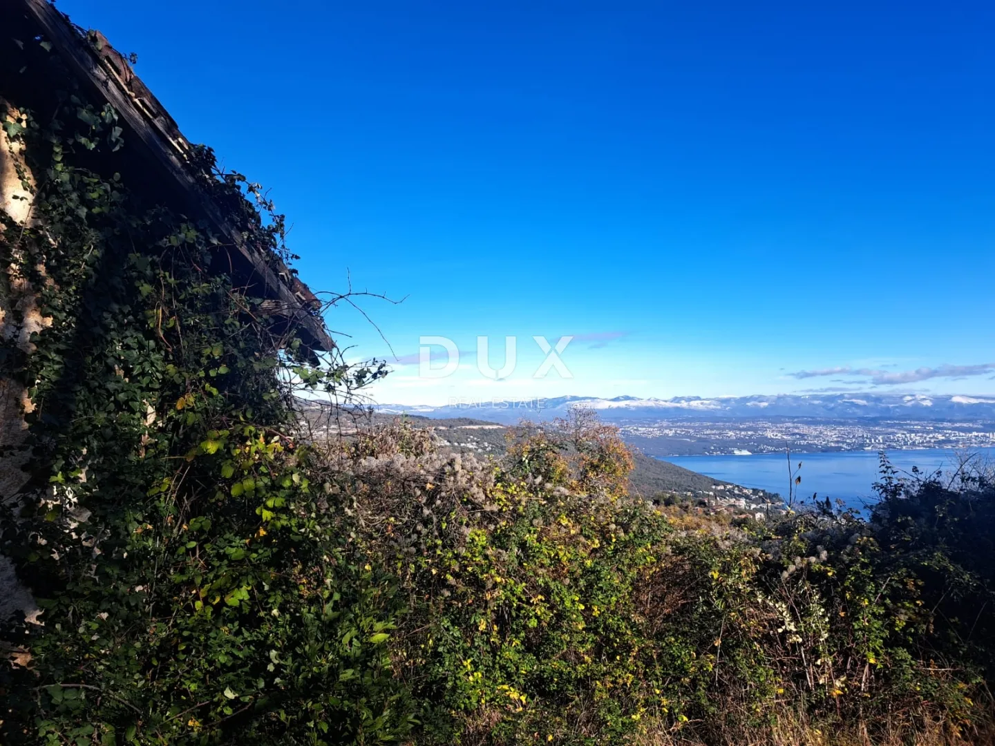 OPATIJA, DOBREĆ - Građevinsko zemljište s panoramskim pogledom na more i cijeli zaljev, 2088m2 - Dobreć, Opatija