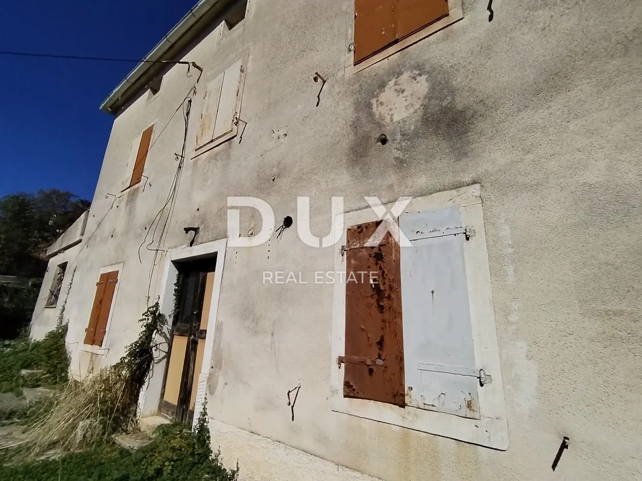 istra,ližnjan- kuća sa građevinskom dozvolom za renovaciju. pogled more i kvarner! - slika 10