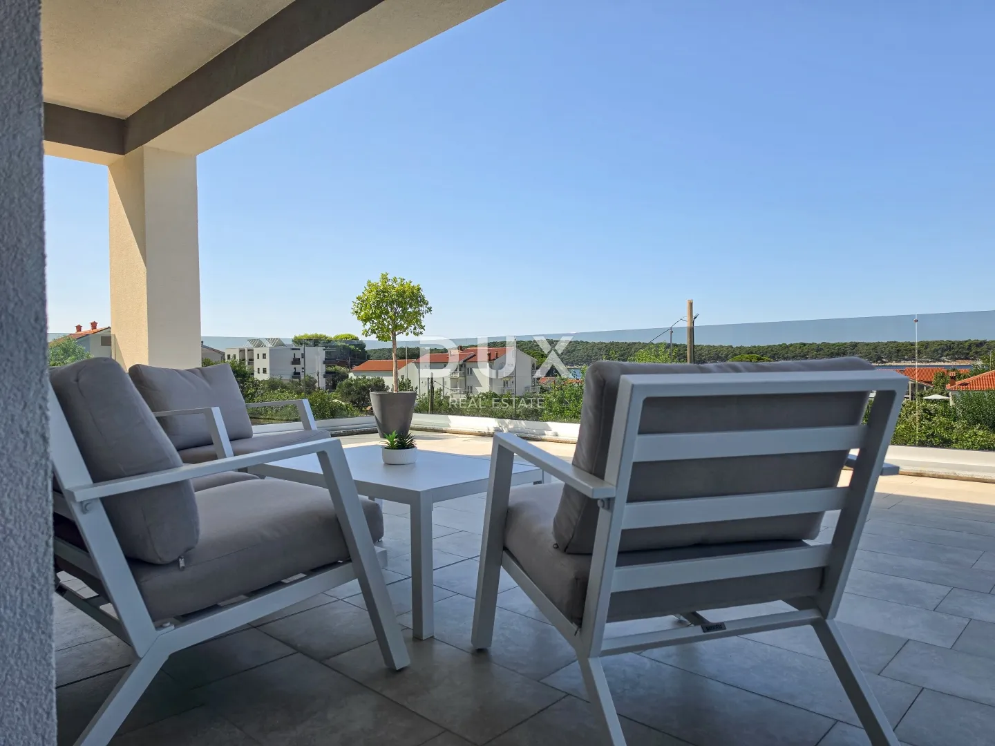 rab, banjol, kuća, 270 m2, bazen, garaža - slika 21
