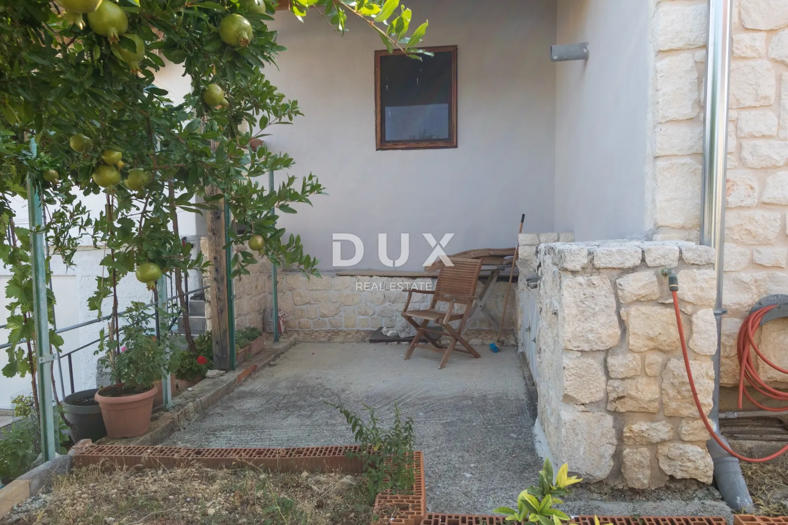 šibenik, zaton, trosobni stan, 83 m² u prizemlju sa vrtom - slika 8