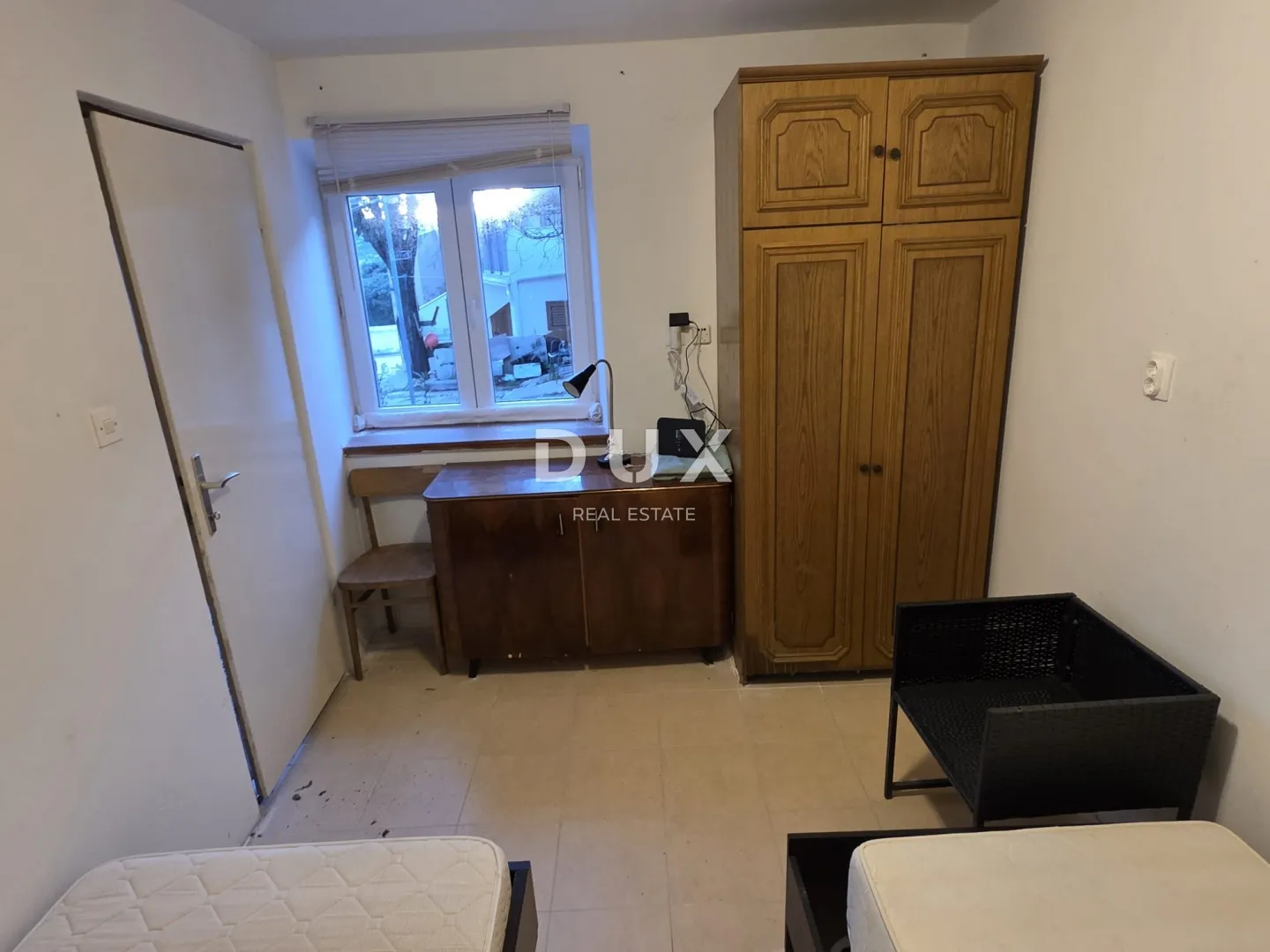 otok pag, kolan - kuća u nizu i studio apartman, top prilika! - slika 4