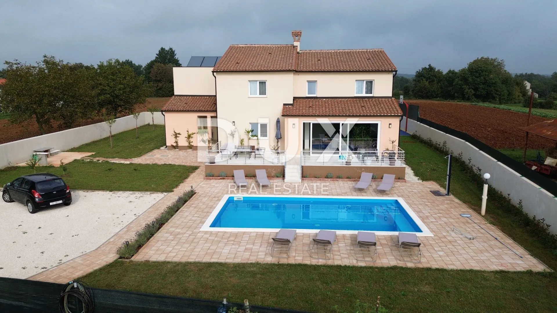 istra, barban - luksuzna vila s pomoćnim objektom - slika 4