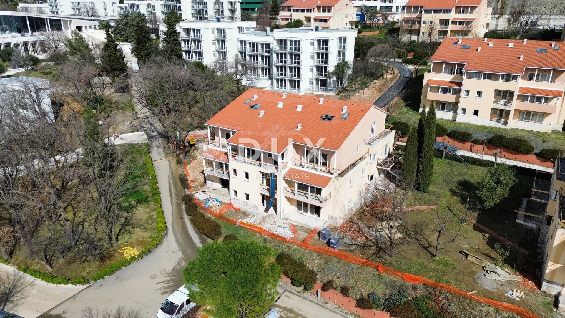 novi vinodolski – stan od 65m² u ekskluzivnom resortu, prvi red do mora s privatnom plažom - slika 8