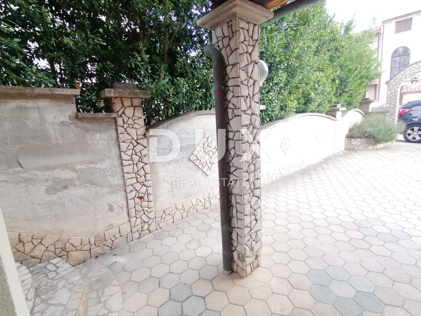 istra, pula- stan u prizemlju 100m2! - slika 17