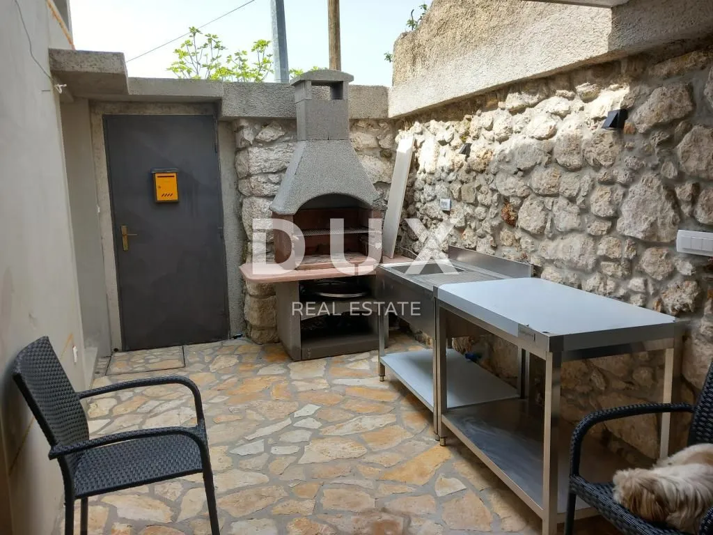 novi vinodolski, bribir - kuća s dva adaptirana stana - slika 3
