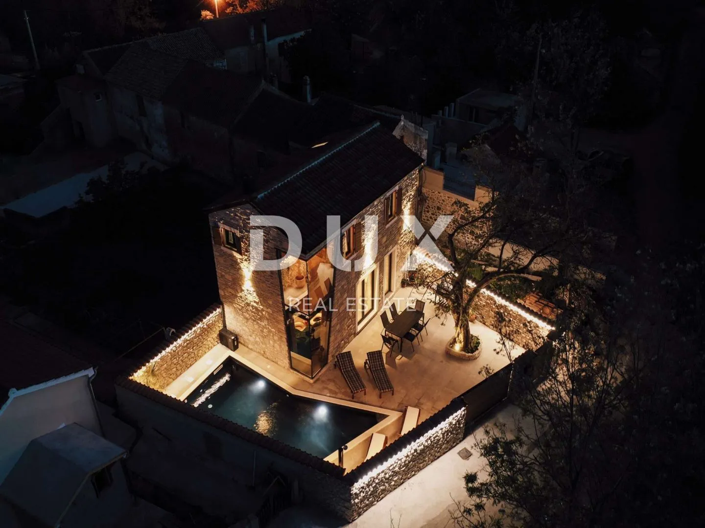 zadar, privlaka - luksuzna kamena vila s grijanim bazenom - slika 7