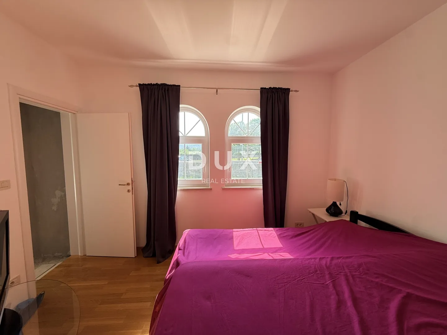 kastav, brnčići – luksuzna villa američkog stila na privatnoj parceli od 2000m2 - slika 9