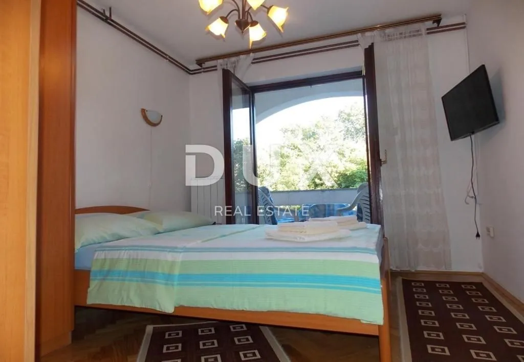 otok krk, malinska - dvojna kuća sa 7 apartmana - slika 9