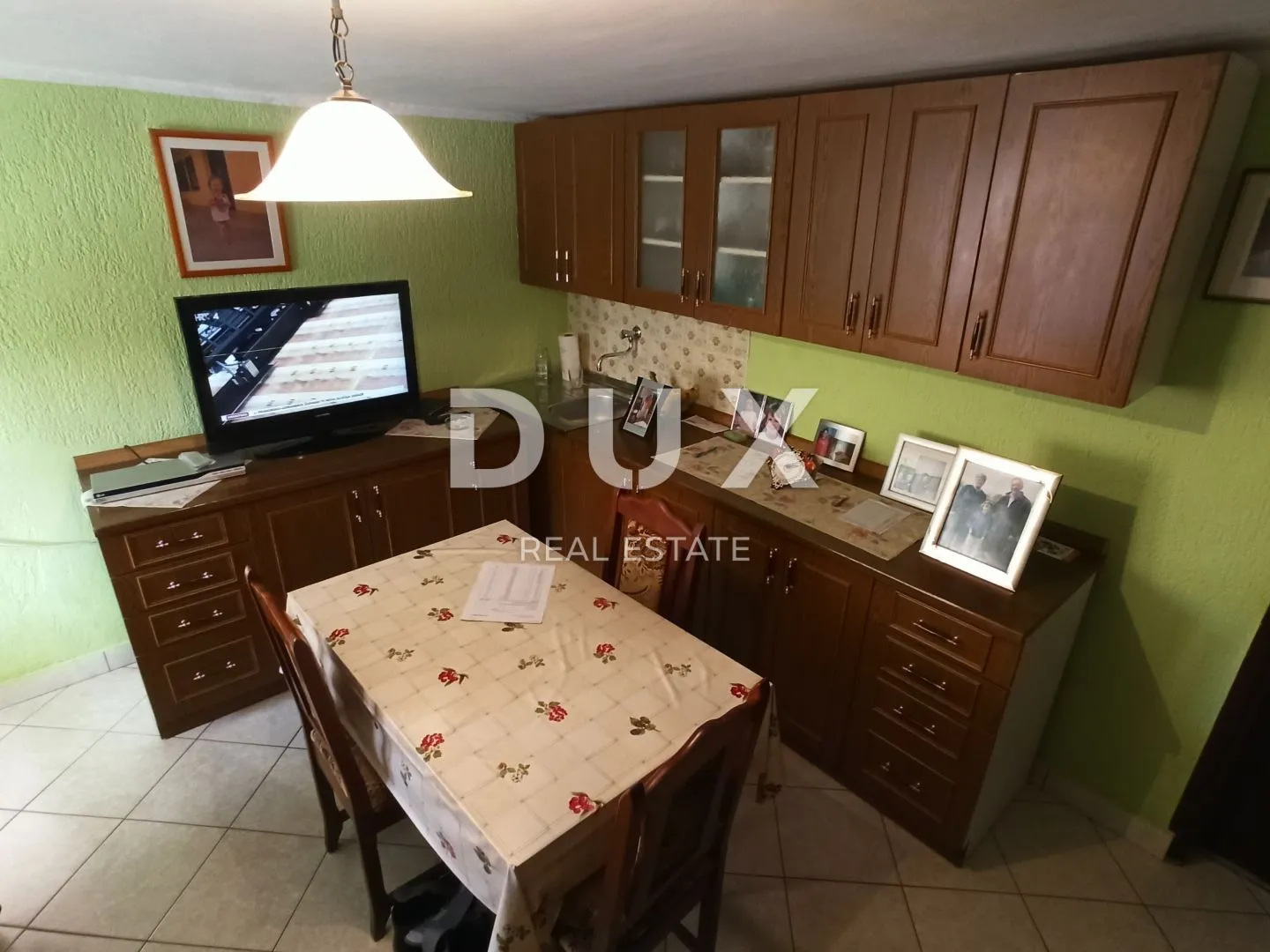 istra, svetvinčenat - obiteljska kuća s dva apartmana - slika 35