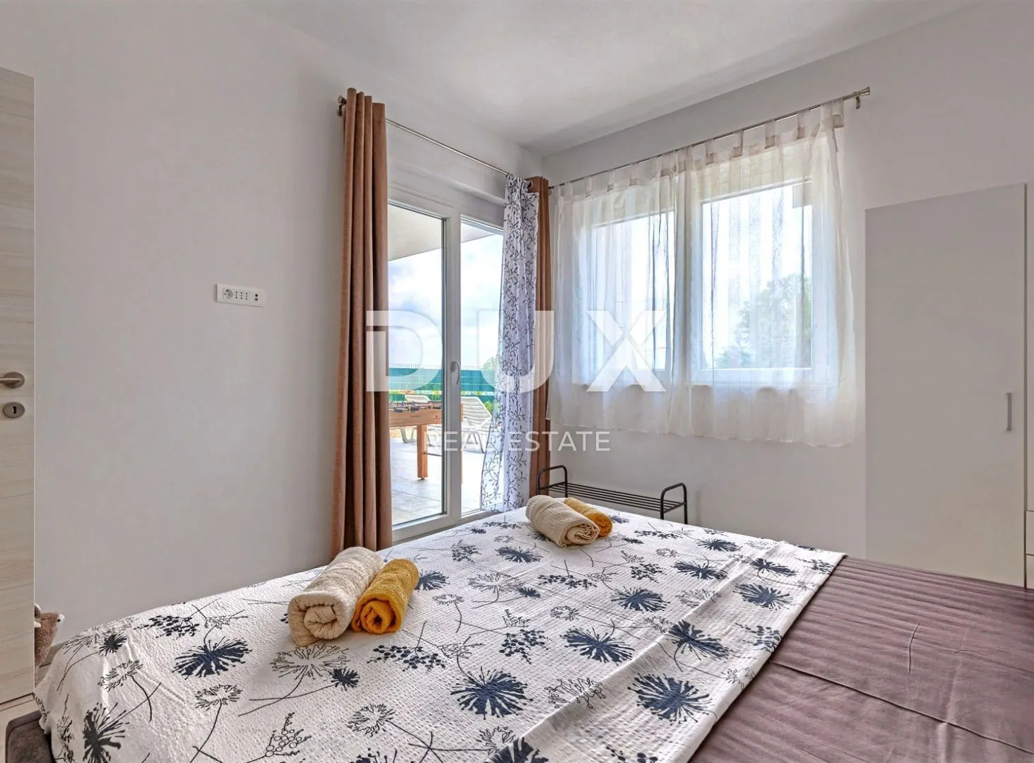 istra, vodnjan - novogradnja modernog arhitektonskog stila - slika 21