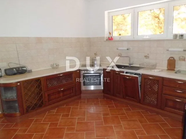 otok krk - ekskluzivna vila sa bazenom - slika 85