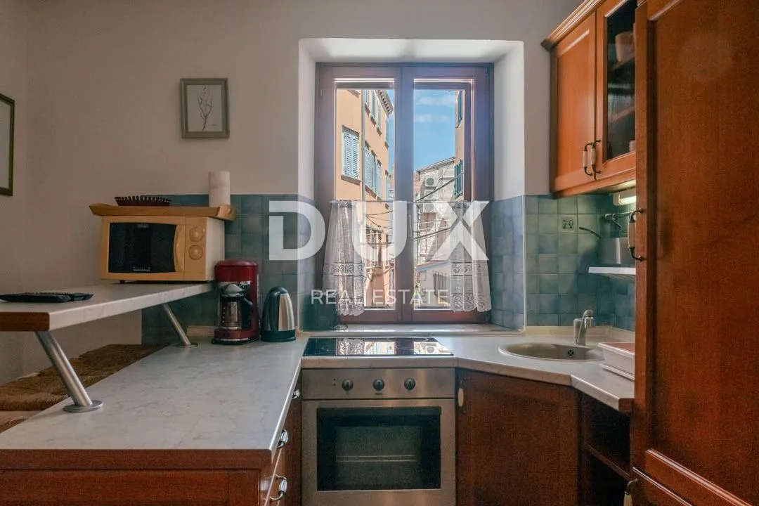 istra, rovinj - 2ss+db stan smješten prvi red do mora s privatnom plažom - slika 4
