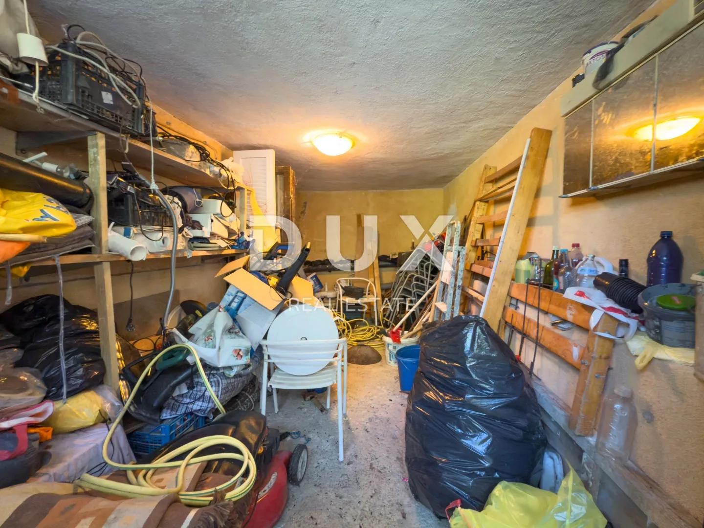 otok krk, baška - kuća s 5 apartmana i velikom okućnicom - slika 57