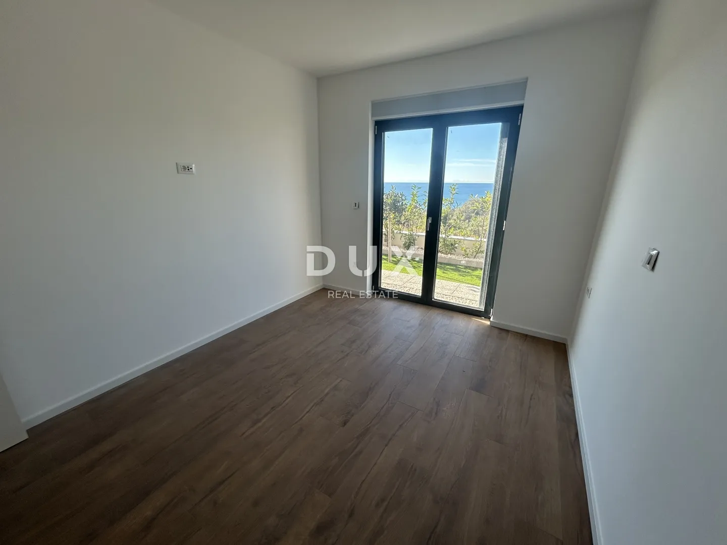 primošten, dolac – stan u prizemlju novogradnje s vrtom, top pogled - slika 16