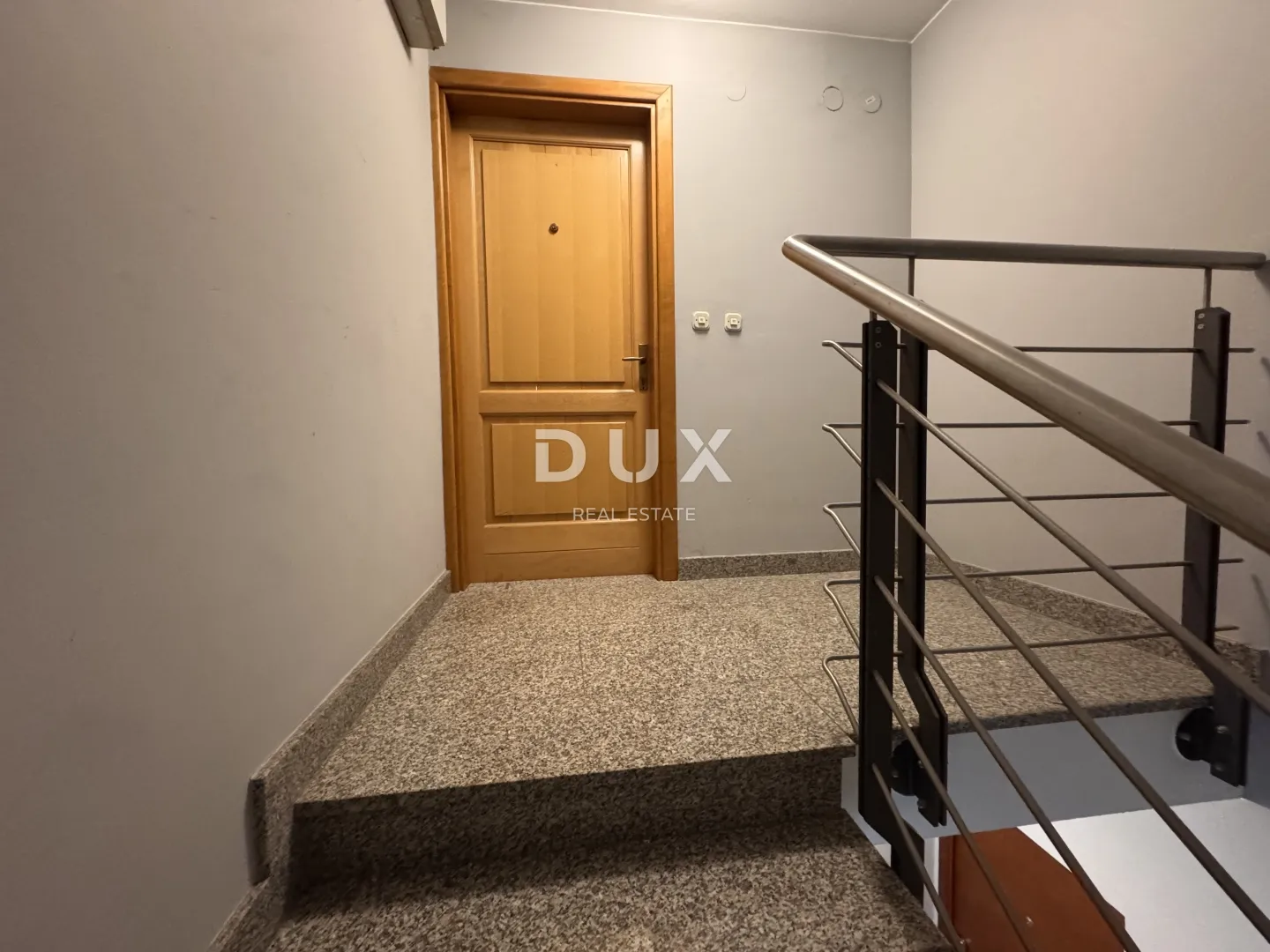 zagreb, trešnjevka - udoban građanski stan - slika 15