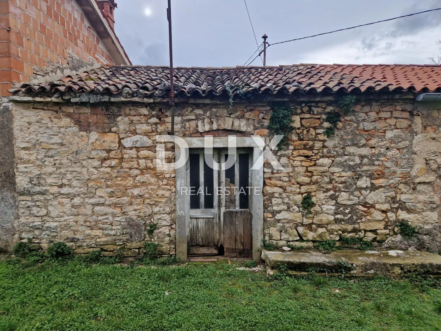 istra, labin - kuća za adaptaciju s konobom i garažom - slika 5