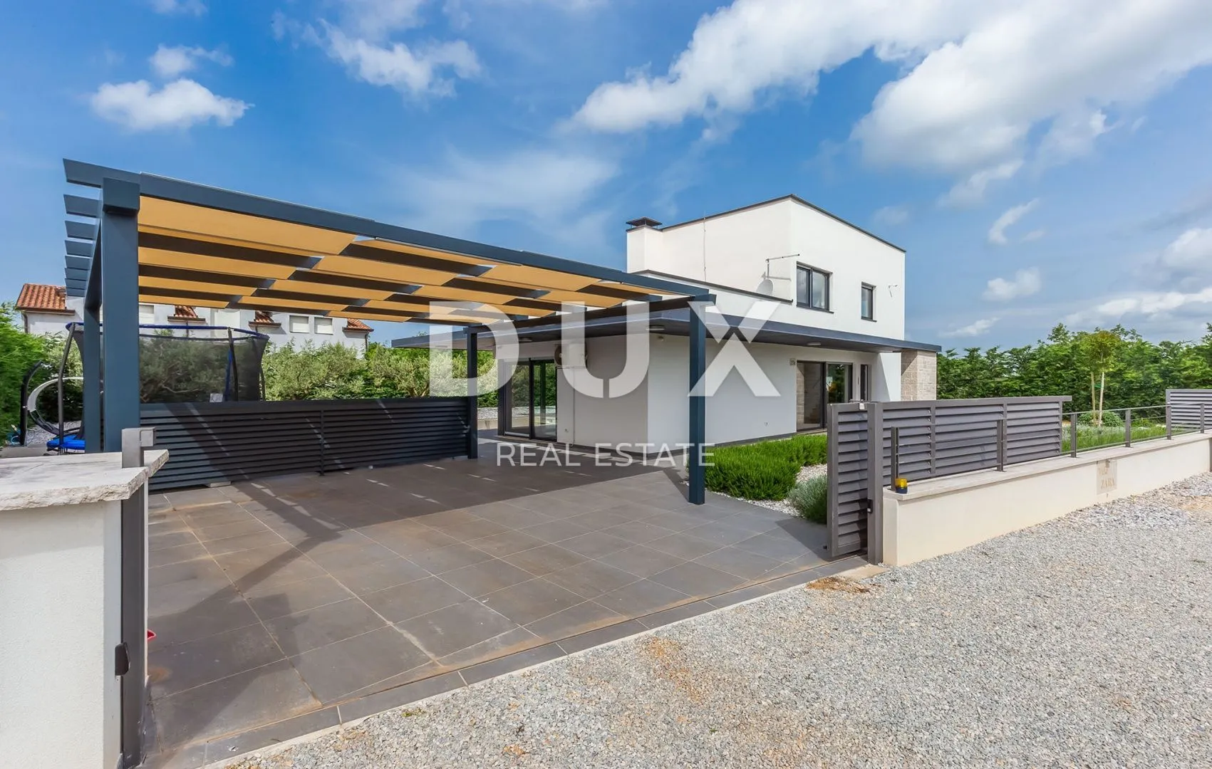 istra, višnjan - moderna vila s bazenom - slika 48