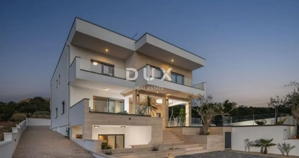 zadar, rovanjska - luksuzna vila s bazenom u blizini mora - slika 1