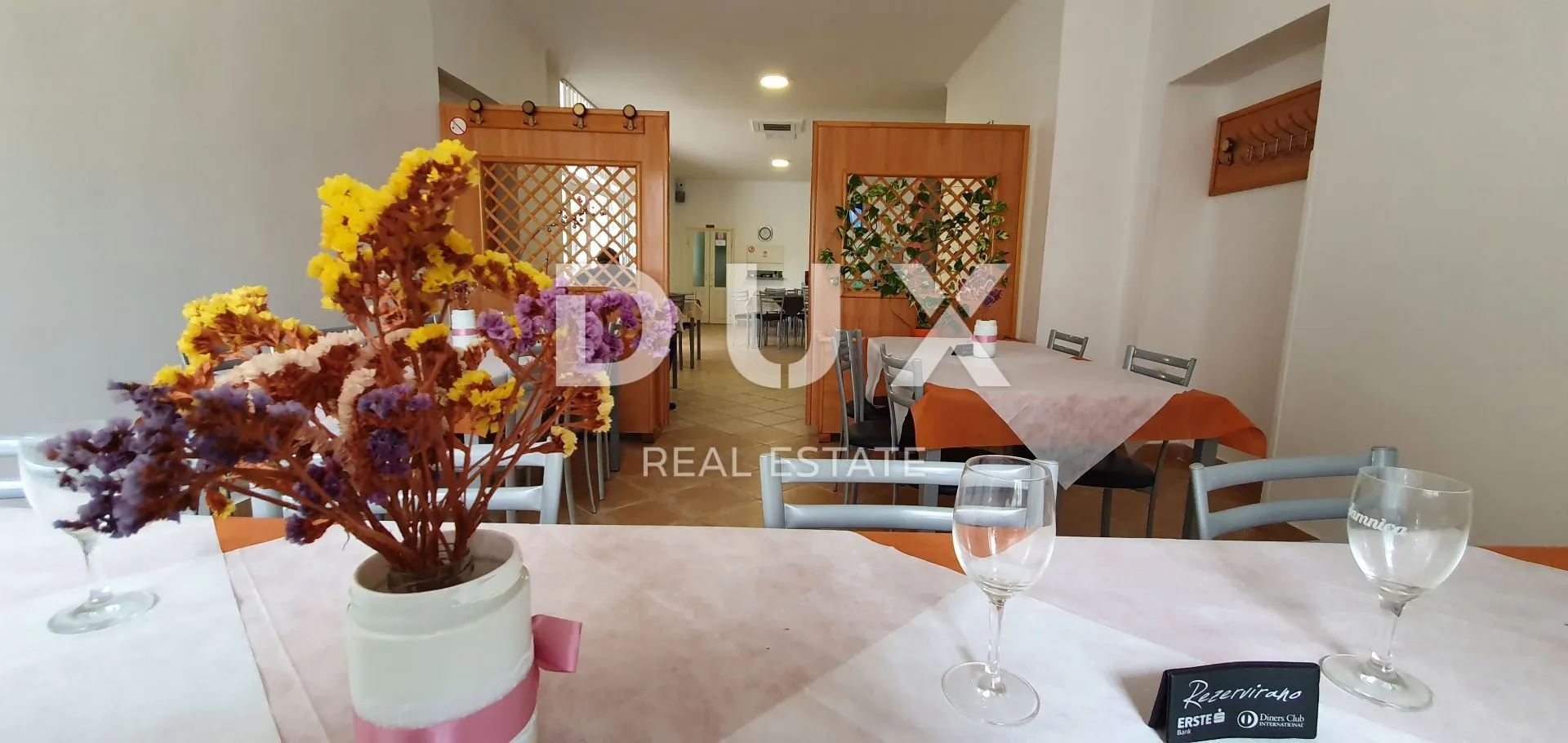 istra, kršan - poslovni prostor - restoran s uhodanim poslom 300,75m2 - slika 2