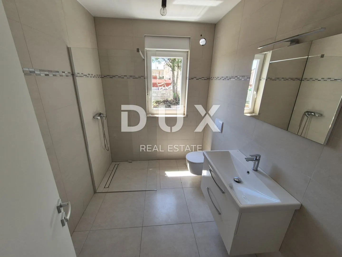 istra, pula- stan u prizemlju + vrt od 205 m2! - slika 11