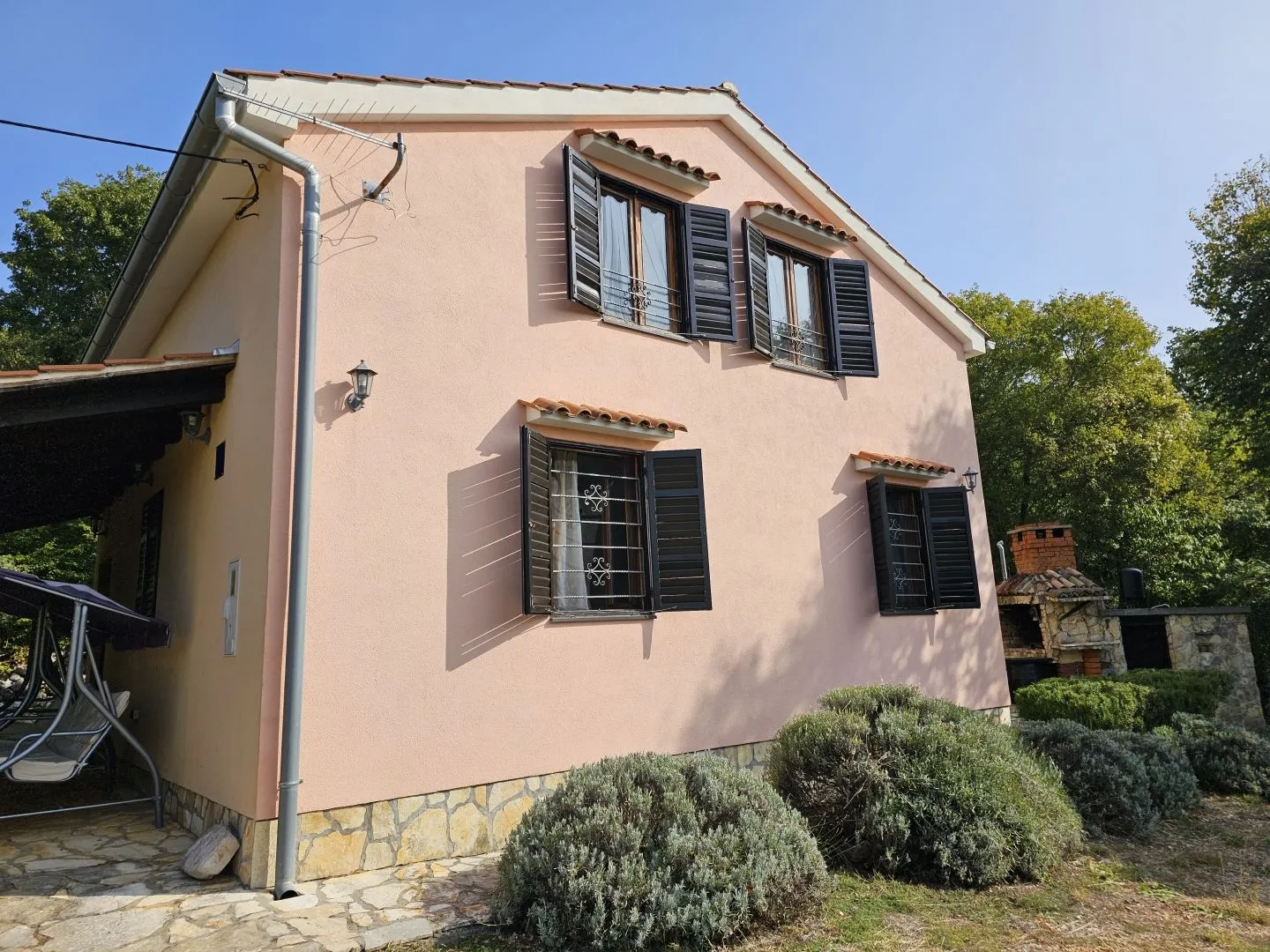 otok krk, vrbnik (okolica) - samostojeća kuća na osami sa dva apartmana - slika 15