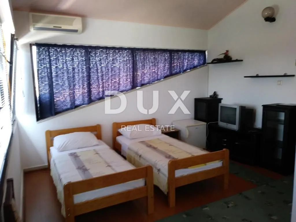 istra,poreč - hotel sa bazenom i prostranom okućnicom! - slika 12