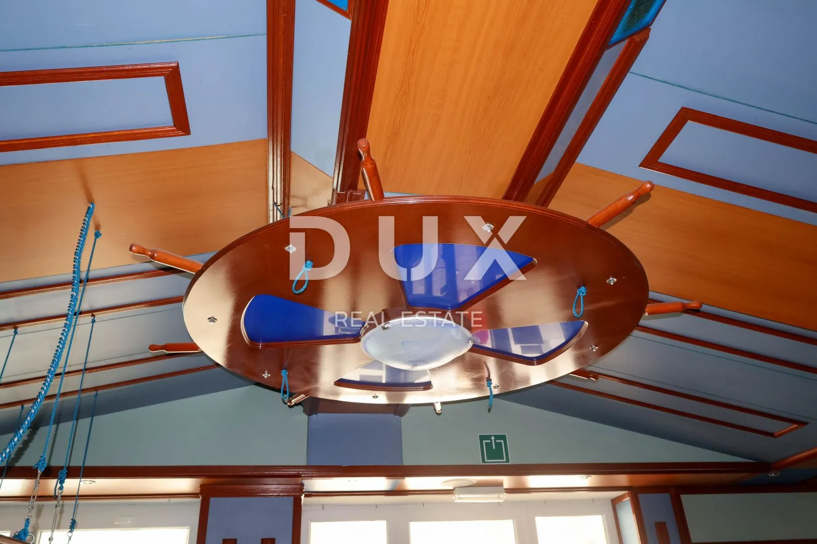 otok pag, pag - apartmanska kuća s restoranom u centru do mora - slika 11