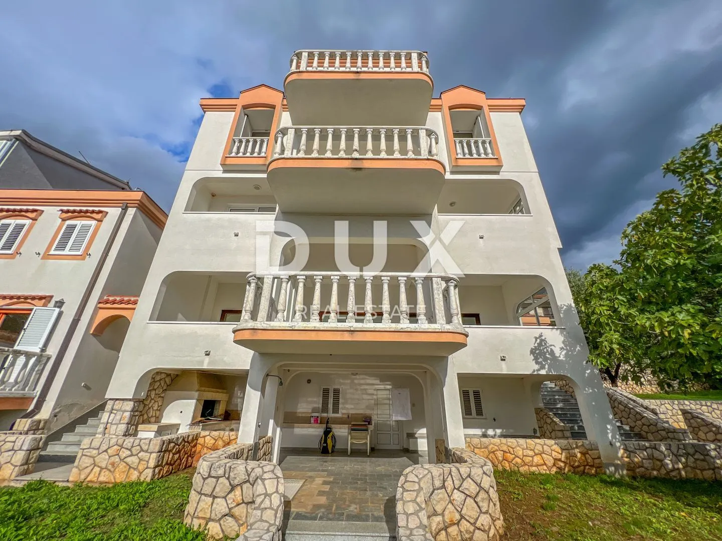 CRIKVENICA, KAČJAK - moćna vila od 800m2 drugi red do mora na zemljištu od 2000m2 - Dramalj, Crikvenica