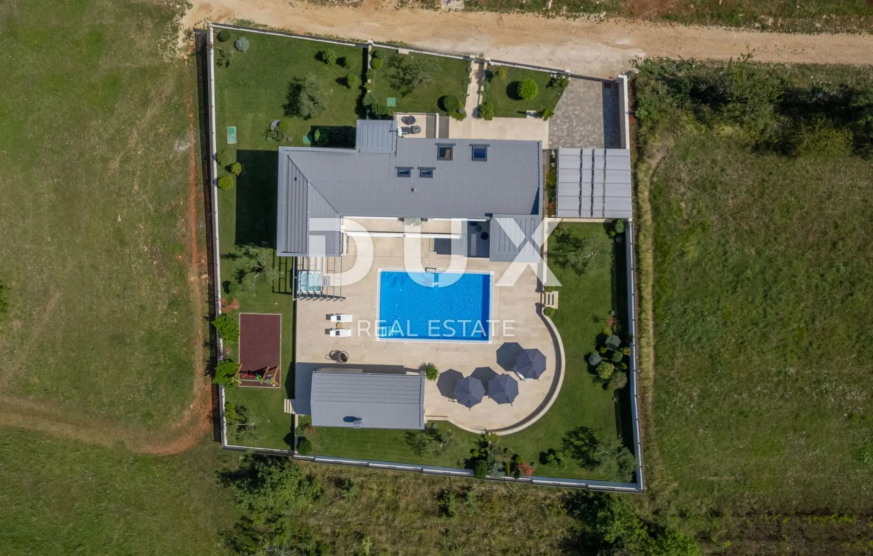 istra, motovun - impresivna luksuzna vila - slika 63
