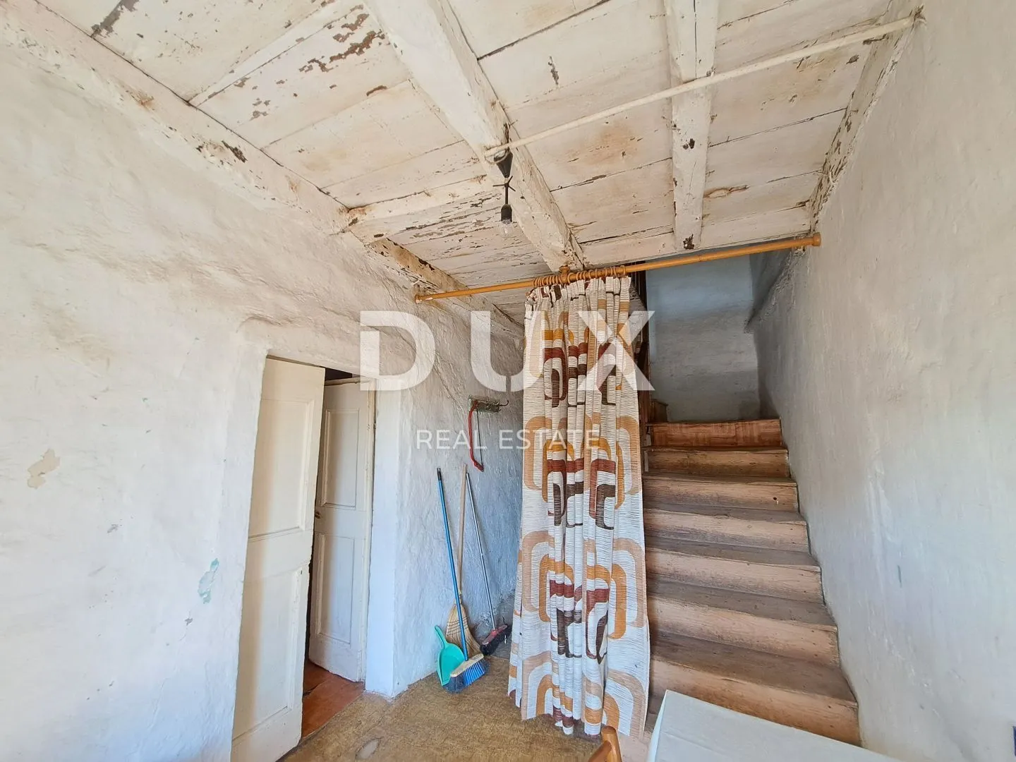 istra, grožnjan, okolica - starina za adaptaciju na odličnoj lokaciji - slika 9